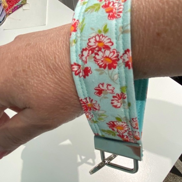 Choose 1 NEW Handmade Fabric Keychain Key Fob Ring Wristlet Floral Blue Pink Red - Picture 9 of 9